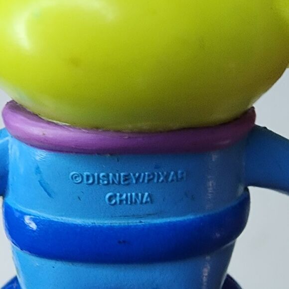 Disneys Toy Story 3 Eyed Green Alien Figure mini - Picture 3 of 5